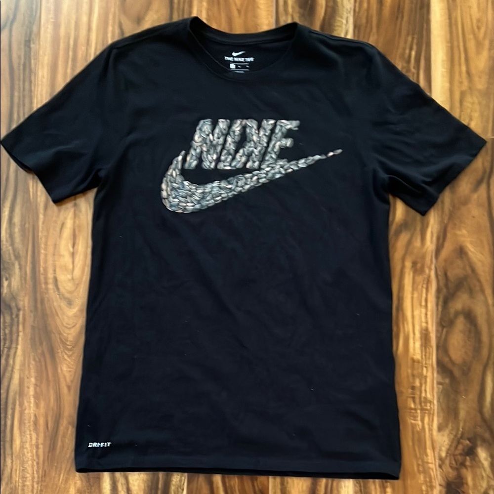 Men’s Nike tshirt